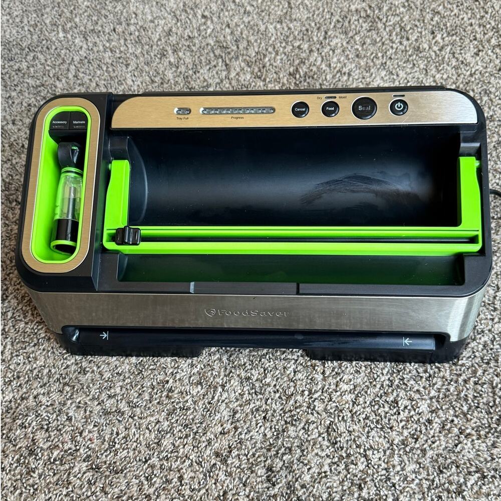 FoodSaver 2-in-1 Automatic Vacuum Sealing System Machine Only